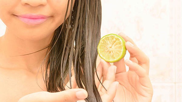 درمان موی چرب با استفاده از لیمو